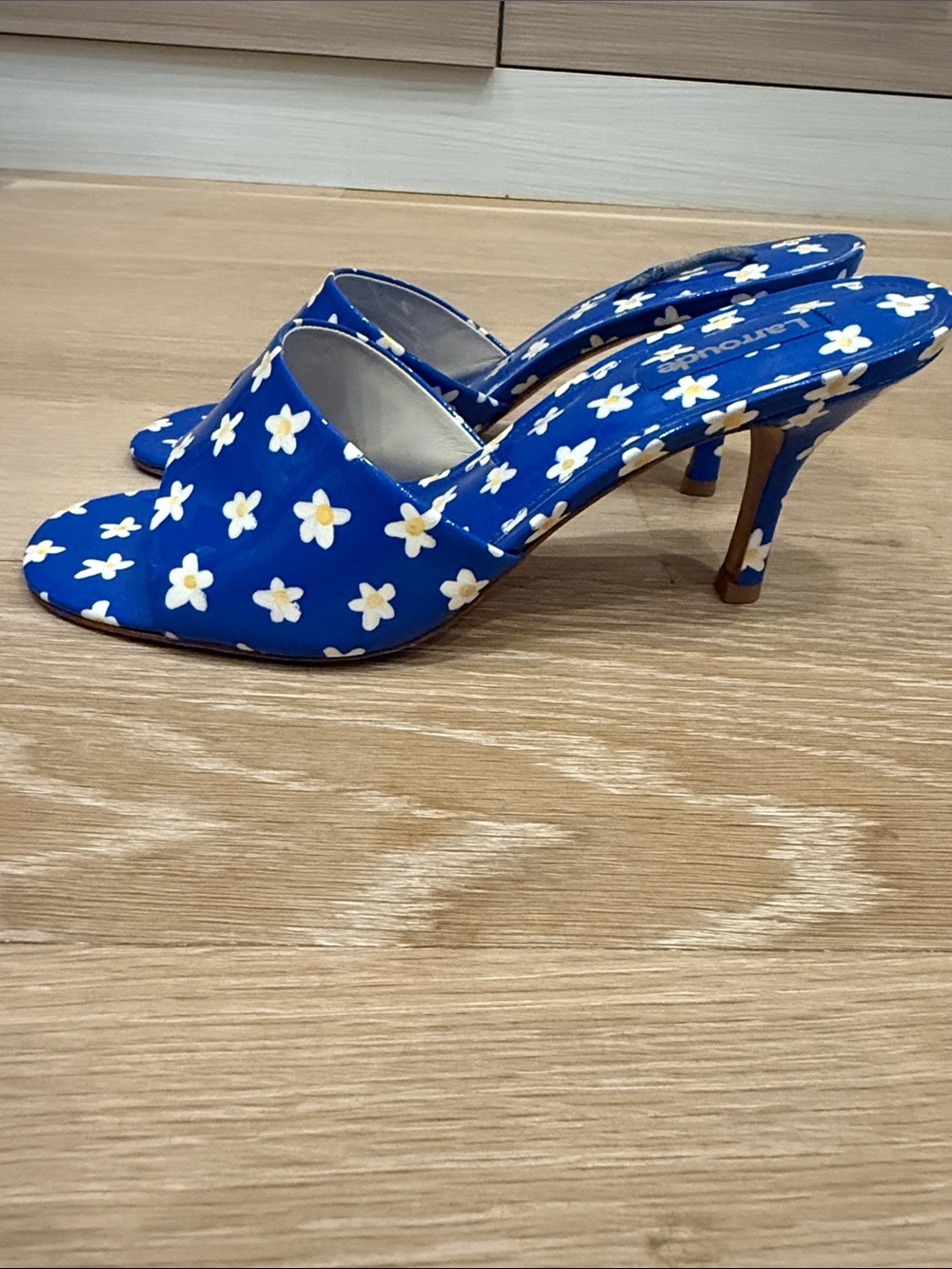 Larroude Blue Daisy Slide 3in Heels | Size 8
